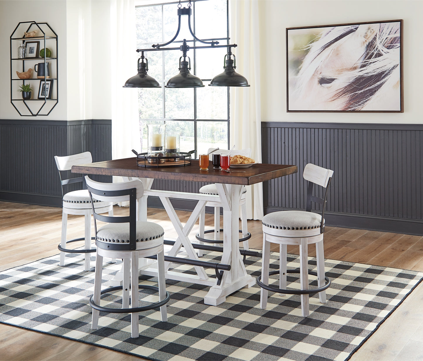 Ashley Express - Mesa de comedor Valebeck de altura de mostrador y 4 taburetes