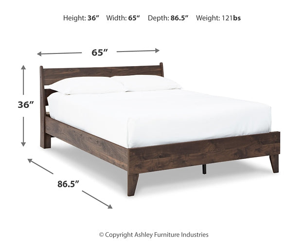 Ashley Express - Cama con plataforma y paneles Calverson