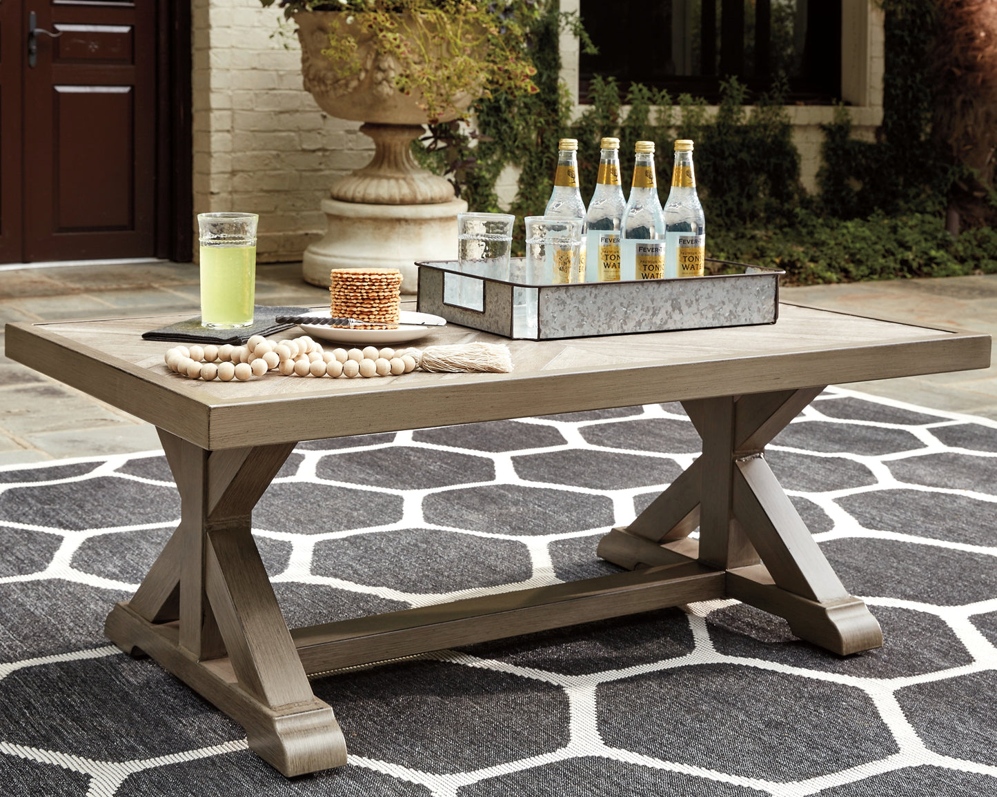 Ashley Express - Mesa de cóctel rectangular Beachcroft