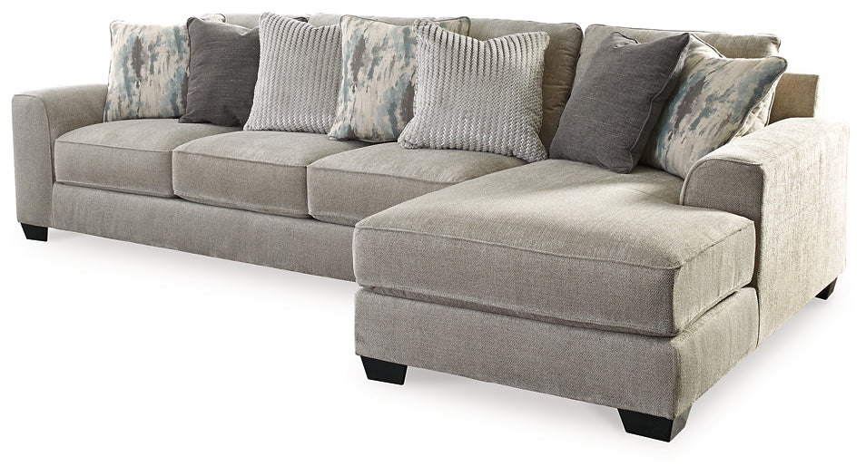 Seccional Ardsley de dos piezas con chaise longue