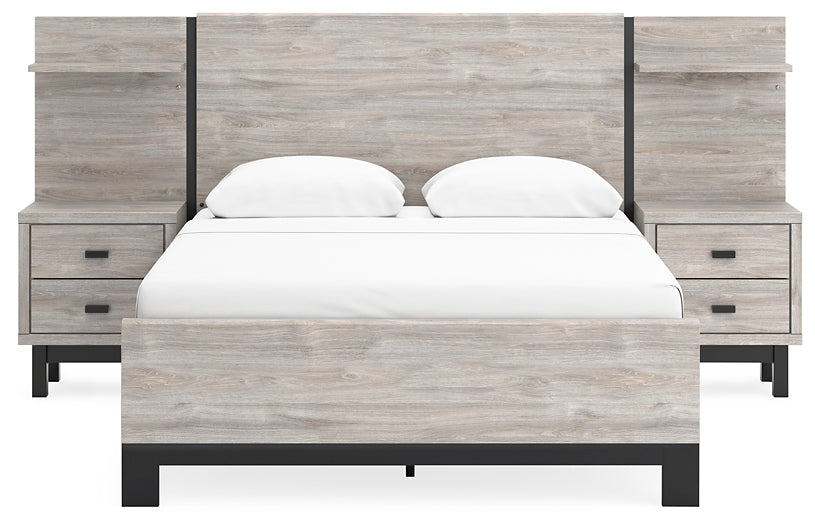 Ashley Express - Cama Vessalli con paneles y extensiones