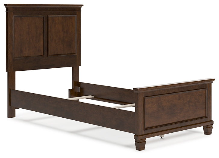 Ashley Express - Cama con paneles Danabrin