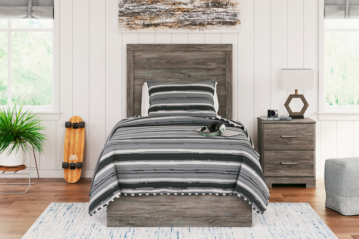 Ashley Express - Cama con paneles Ralinksi