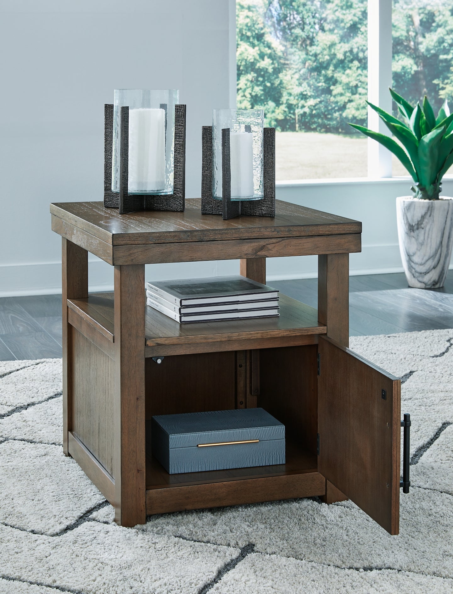 Ashley Express - Mesa auxiliar rectangular Boardernest