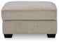 Ashley Express - Otomana Claireah con almacenamiento