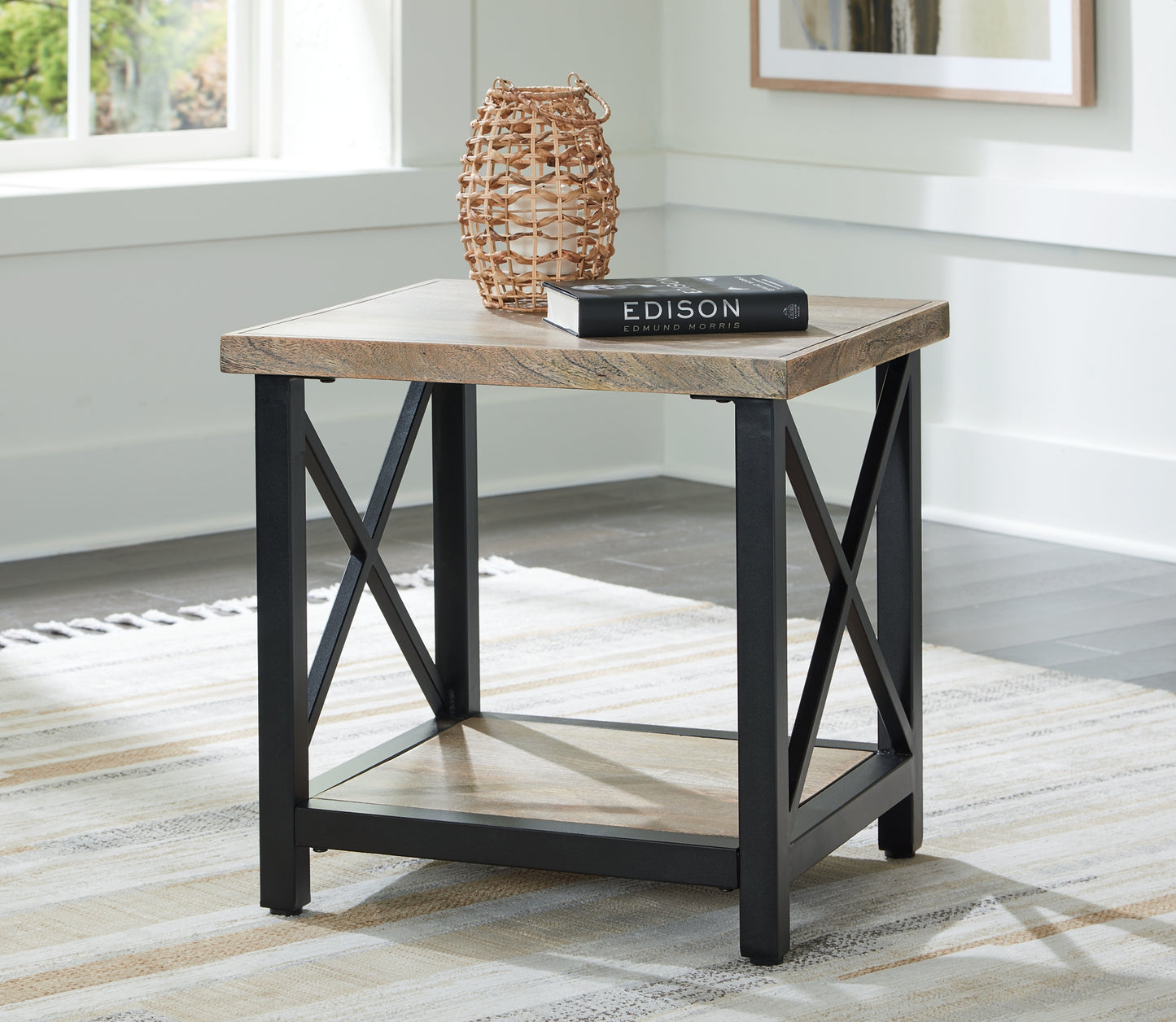 Ashley Express - Mesa auxiliar rectangular Bristenfort