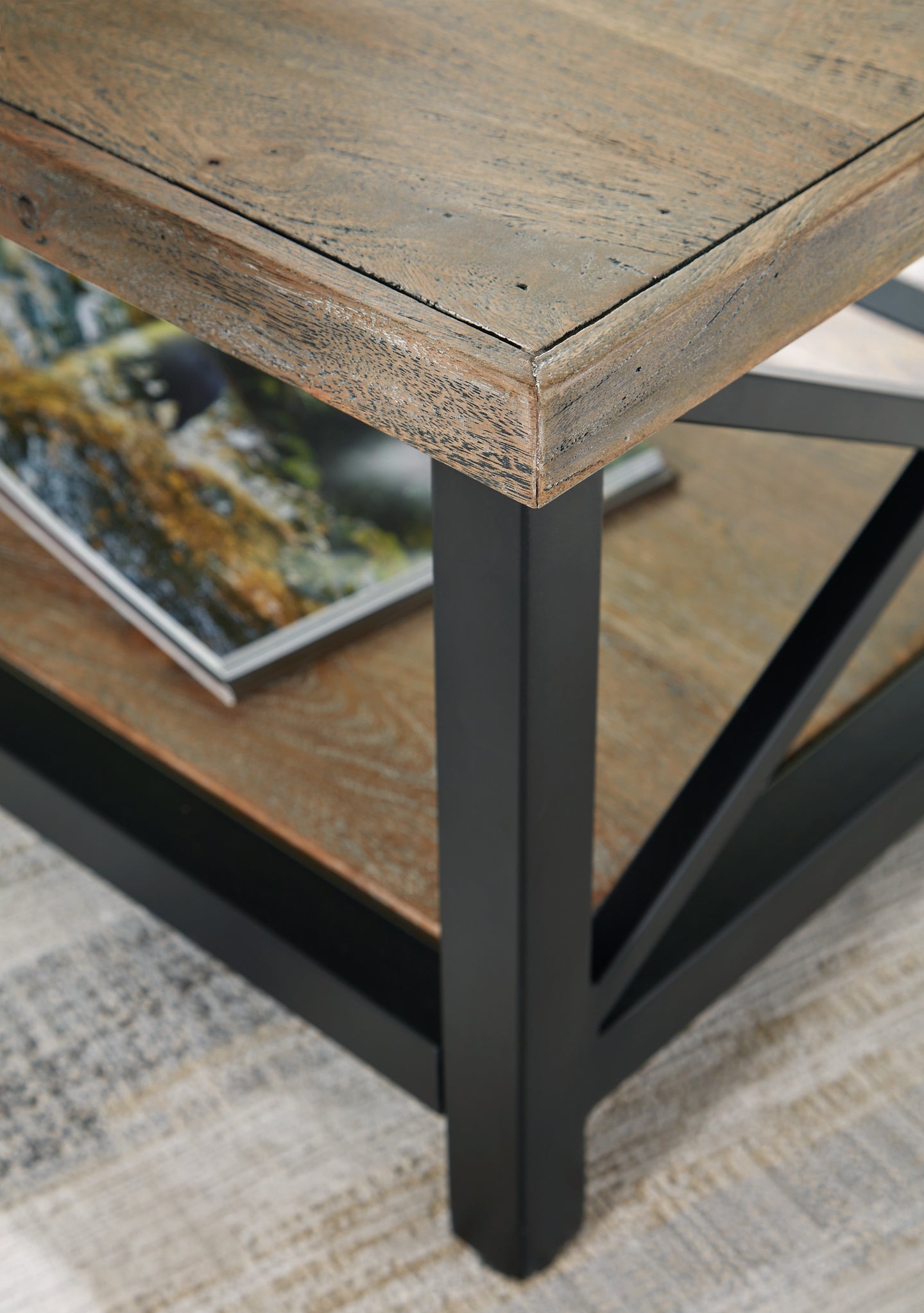 Ashley Express - Mesa de cóctel rectangular Bristenfort