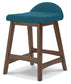 Ashley Express - Mesa de comedor Lyncott de altura de mostrador y 4 taburetes