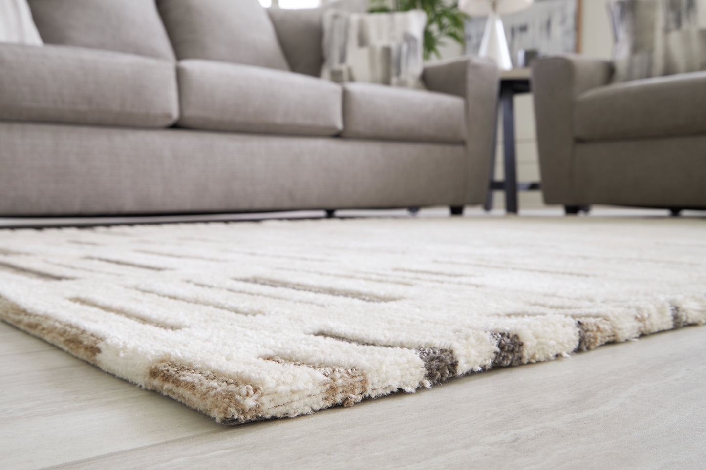 Ashley Express - Alfombra mediana Leesdale