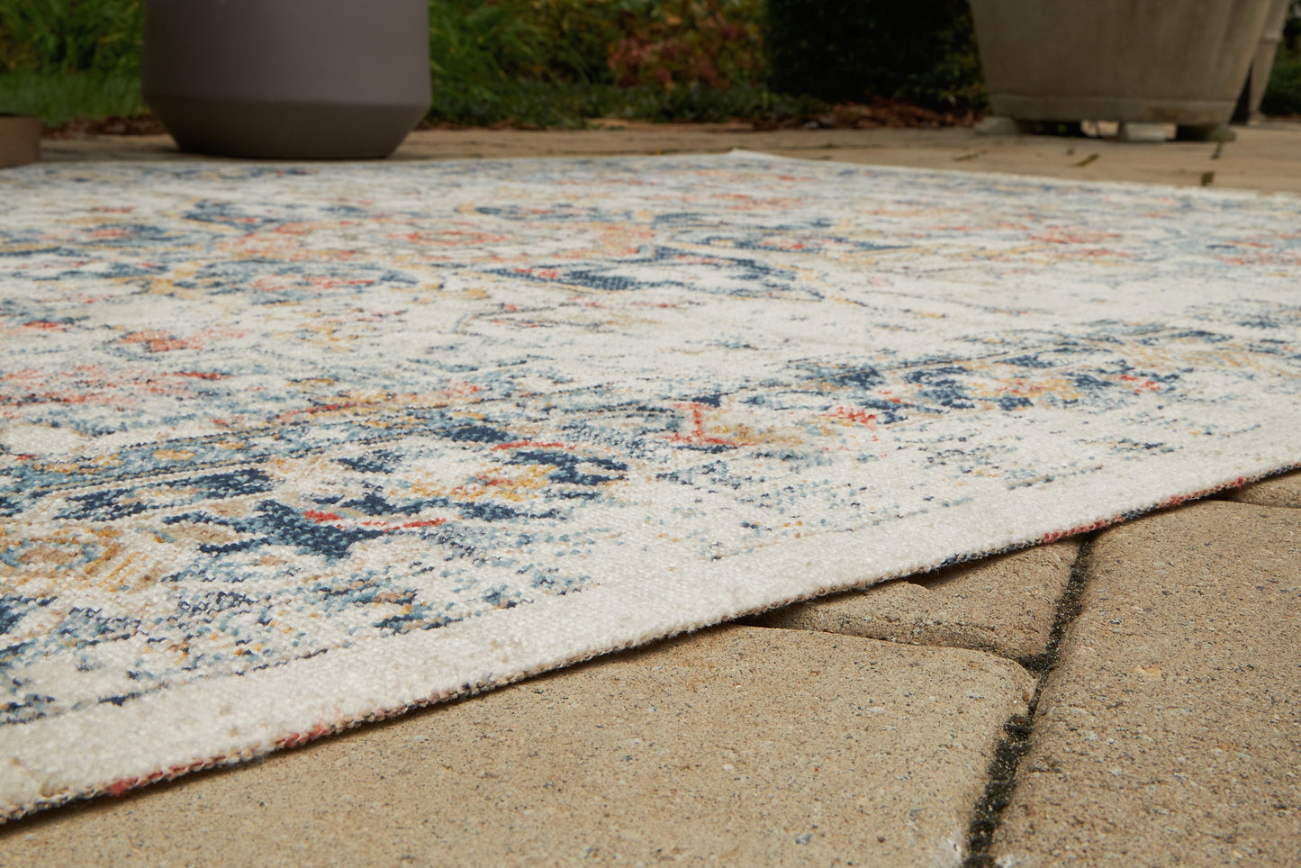 Ashley Express - Alfombra mediana Jarrpage