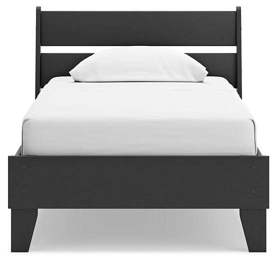 Ashley Express - Cama con plataforma y paneles Socalle