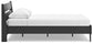 Ashley Express - Cama con plataforma y paneles Socalle
