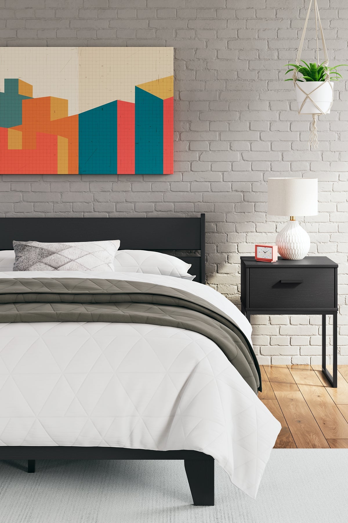 Ashley Express - Cama con plataforma y paneles Socalle