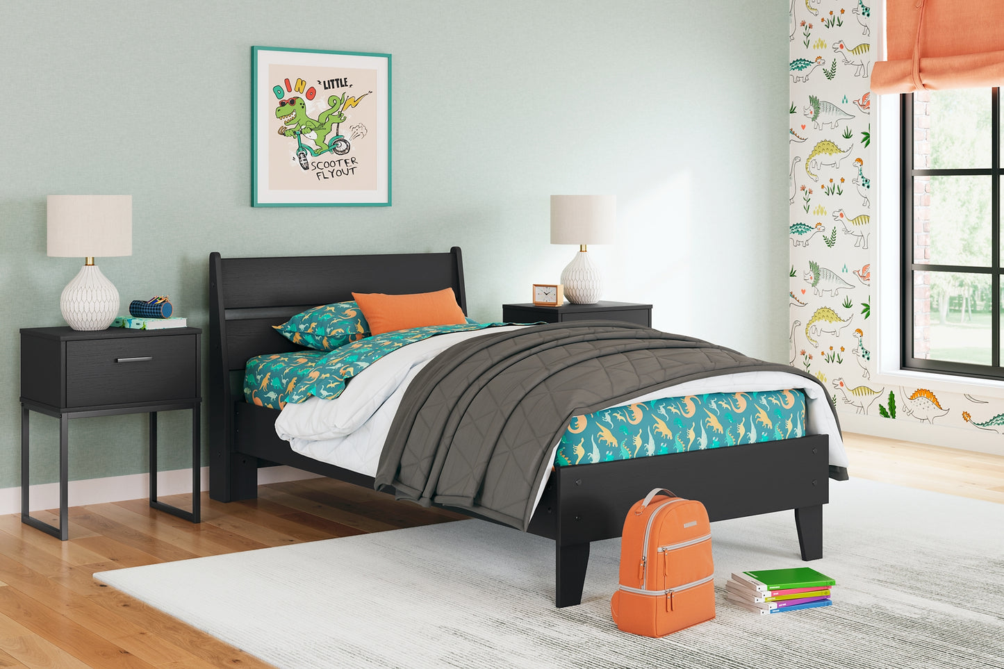 Ashley Express - Cama con plataforma y paneles Socalle