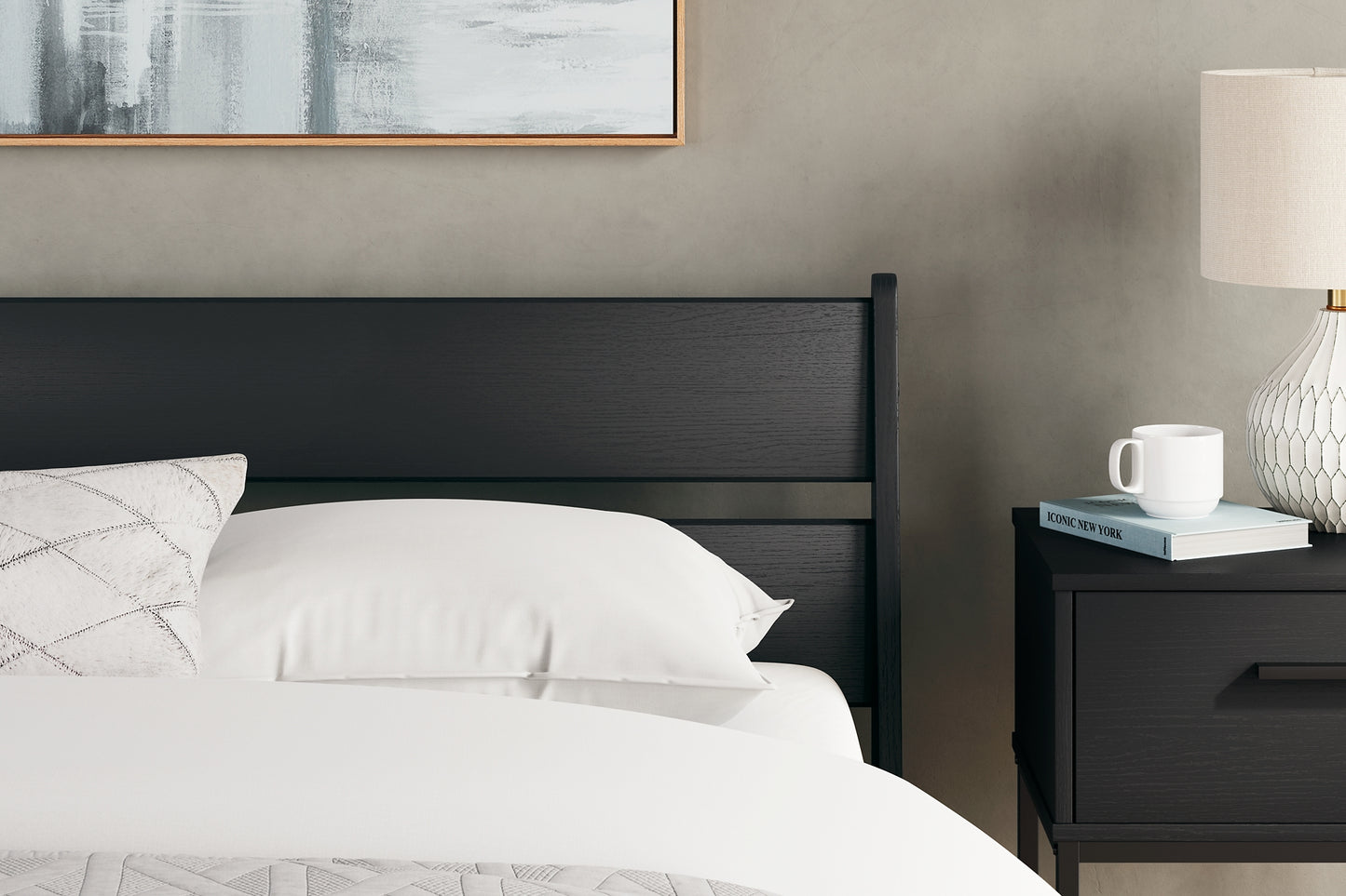 Ashley Express - Cama con plataforma y paneles Socalle