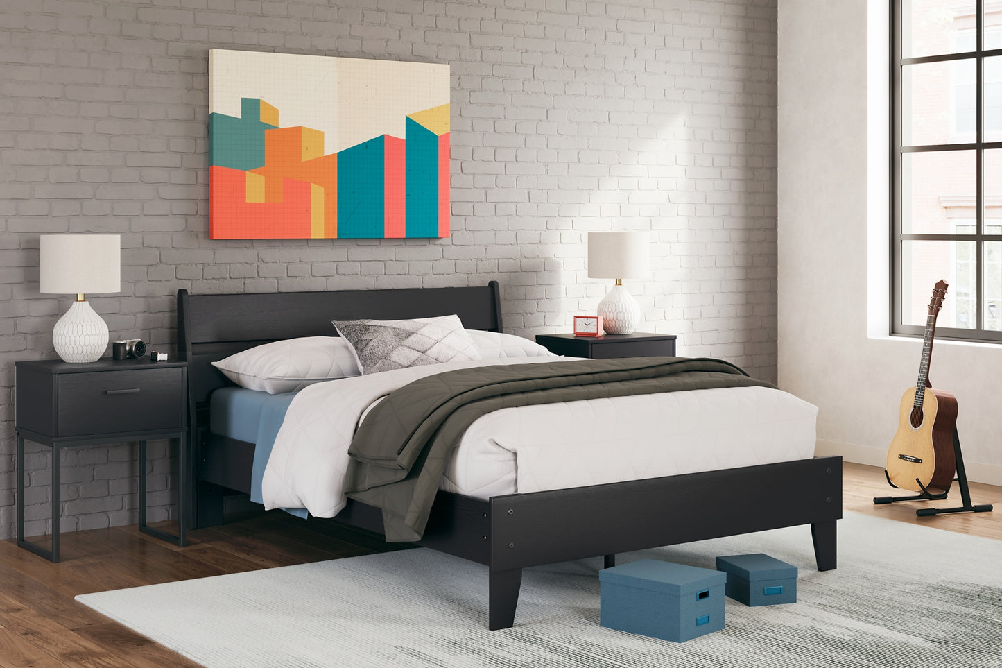 Ashley Express - Cama con plataforma y paneles Socalle