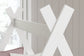 Ashley Express - Tienda de campaña Hallityn completa con cama en caja