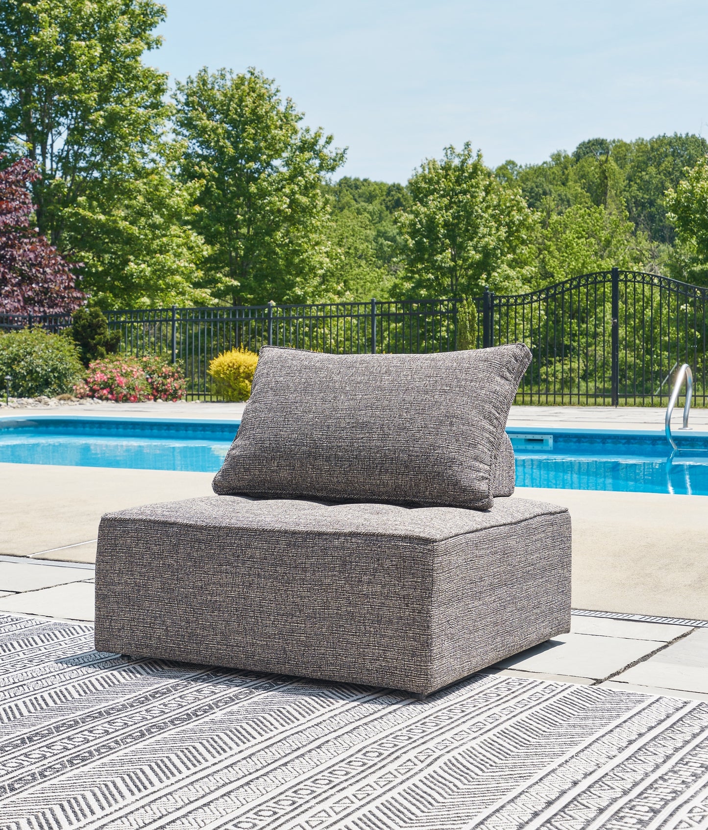 Ashley Express - Asientos modulares para exteriores Bree Zee de 6 piezas