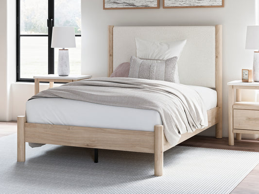 Ashley Express - Cama tapizada Cadmori