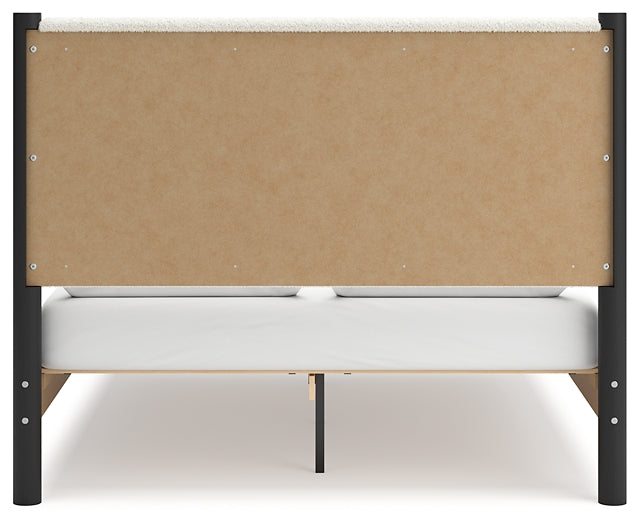 Ashley Express - Cama tapizada Cadmori