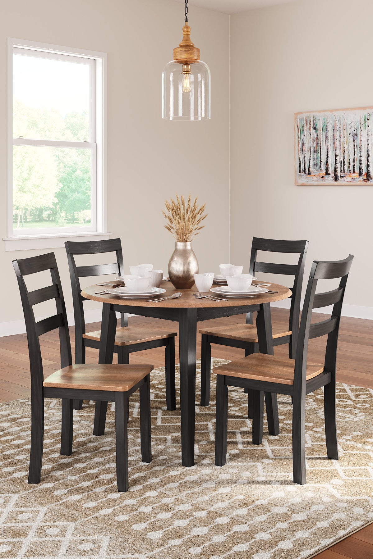 Ashley Express - Mesa de comedor Gesthaven y 4 sillas