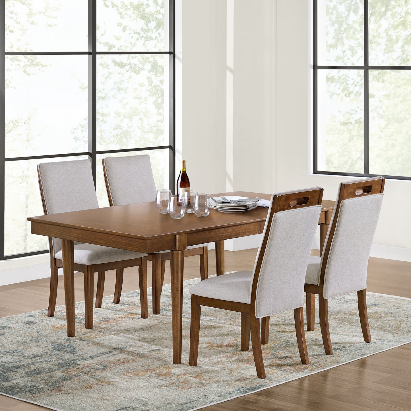 Mesa de comedor Lyncott y 4 sillas