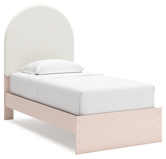 Ashley Express - Cama tapizada con paneles Wistenpine