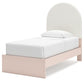 Ashley Express - Cama tapizada con paneles Wistenpine