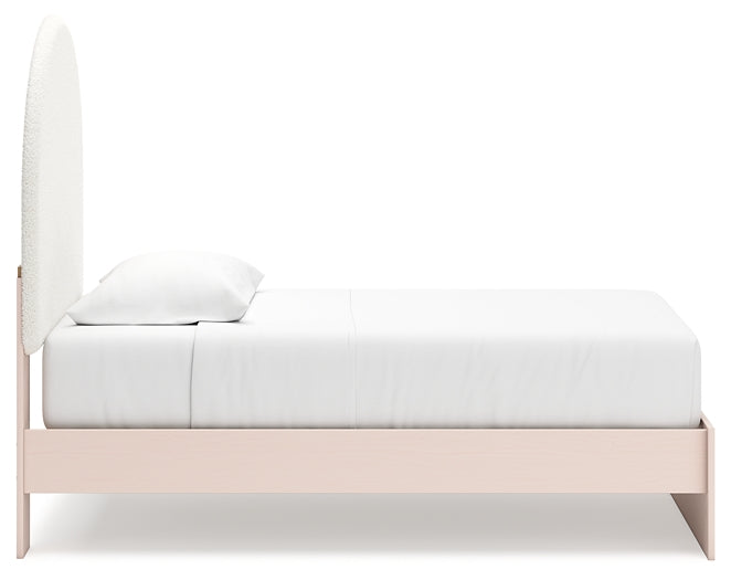 Ashley Express - Cama tapizada con paneles Wistenpine