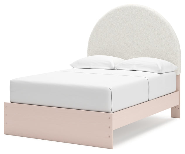 Ashley Express - Cama tapizada con paneles Wistenpine