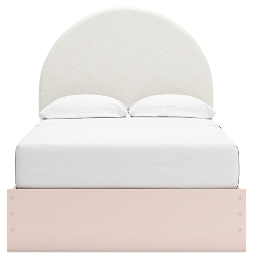 Ashley Express - Cama tapizada con paneles Wistenpine