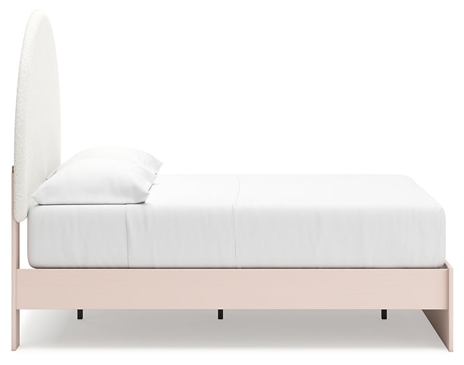 Ashley Express - Cama tapizada con paneles Wistenpine