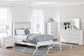Ashley Express - Cama con paneles Mollviney