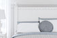 Ashley Express - Cama con paneles Mollviney