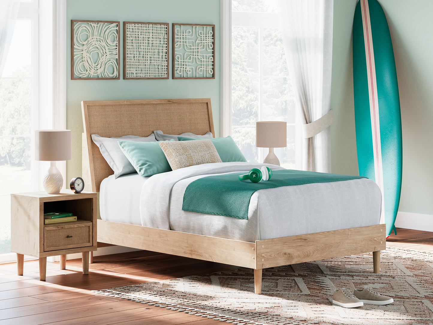 Ashley Express - Cama con paneles Cielden