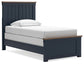 Ashley Express - Cama con paneles Landocken