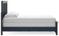 Ashley Express - Cama con paneles Landocken