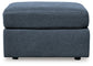 Ashley Express - Otomana extragrande con acento Modmax