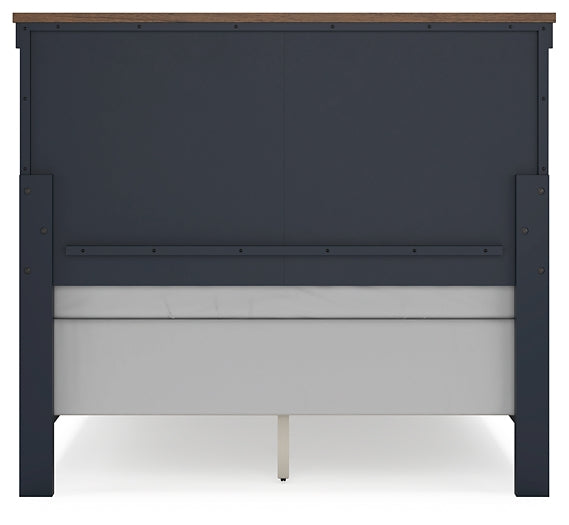 Ashley Express - Cama con paneles Landocken