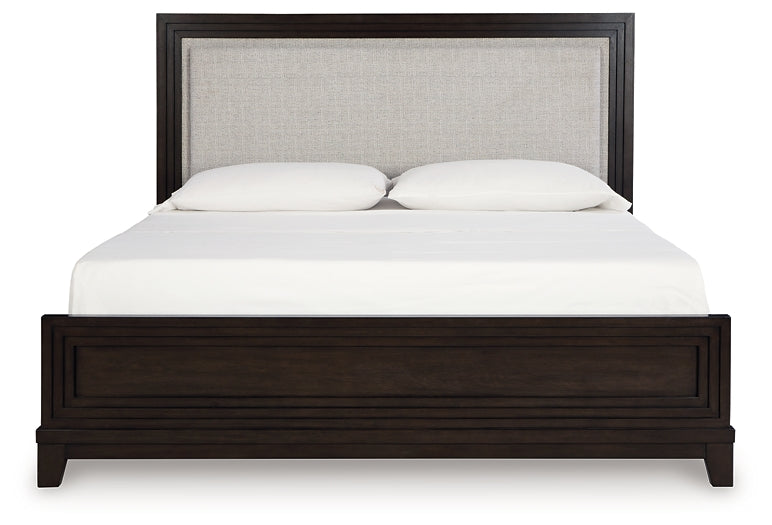 Ashley Express - Cama Queen Neymorton con paneles tapizados