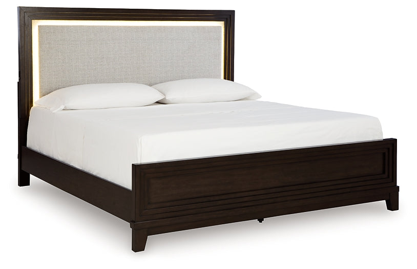 Cama tapizada Neymorton California King con paneles