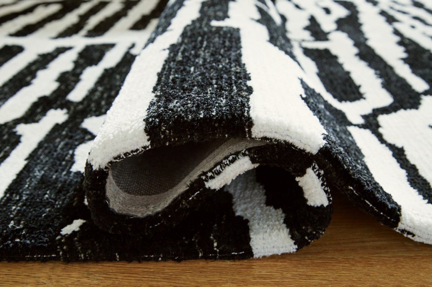 Ashley Express - Alfombra Bramshaw mediana
