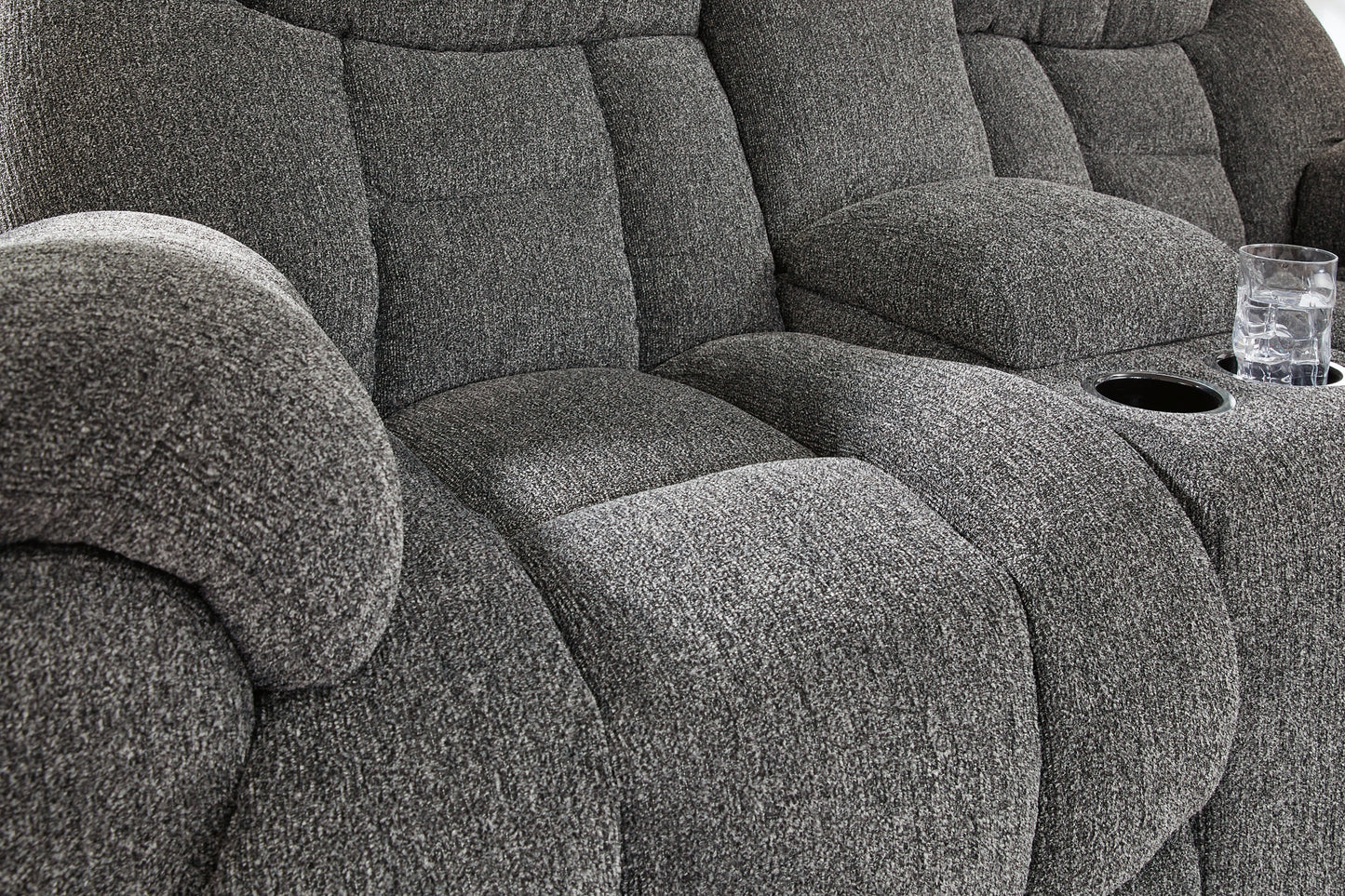 Loveseat doble recreativo Foreside con consola
