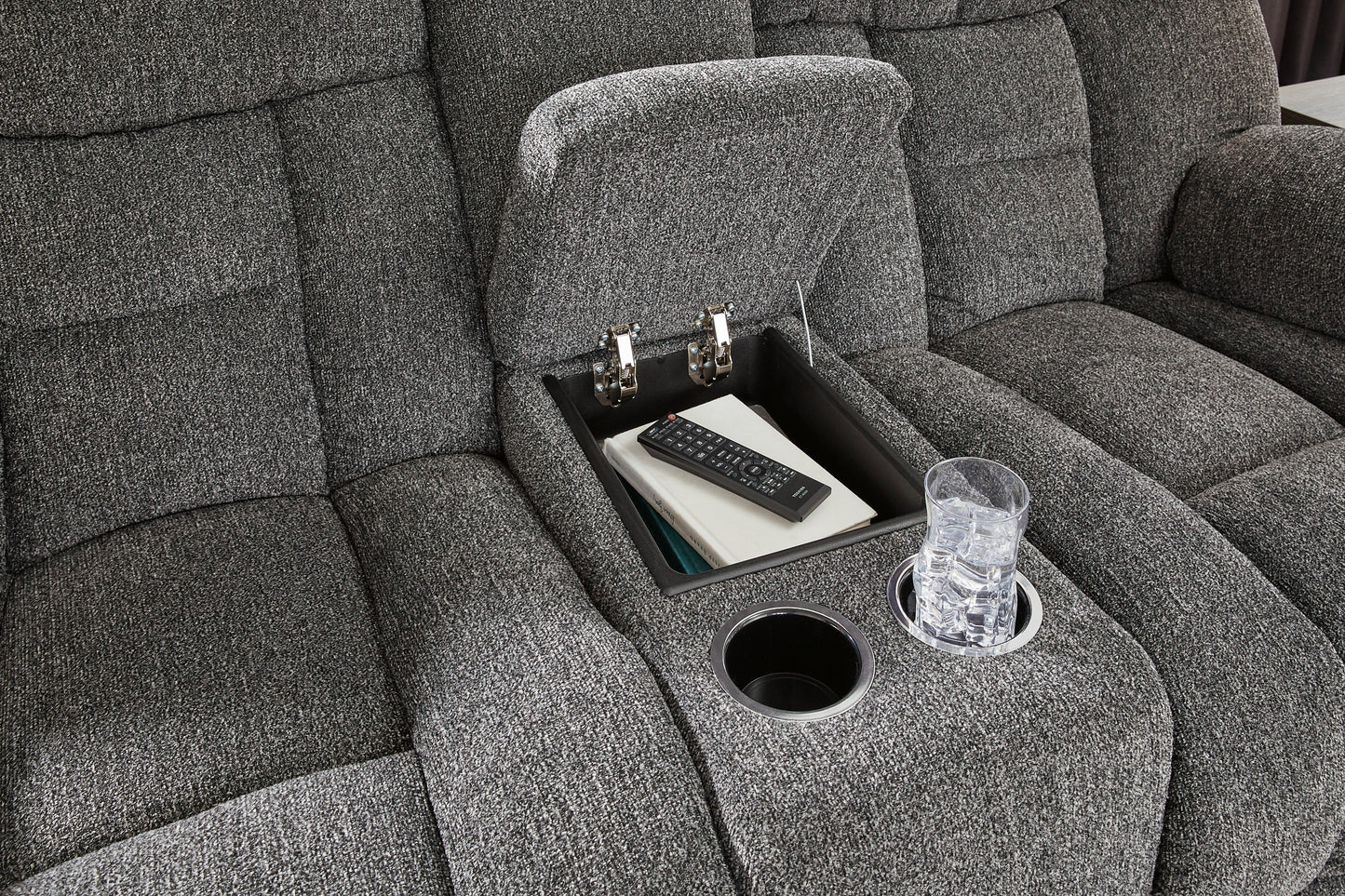 Loveseat doble recreativo Foreside con consola