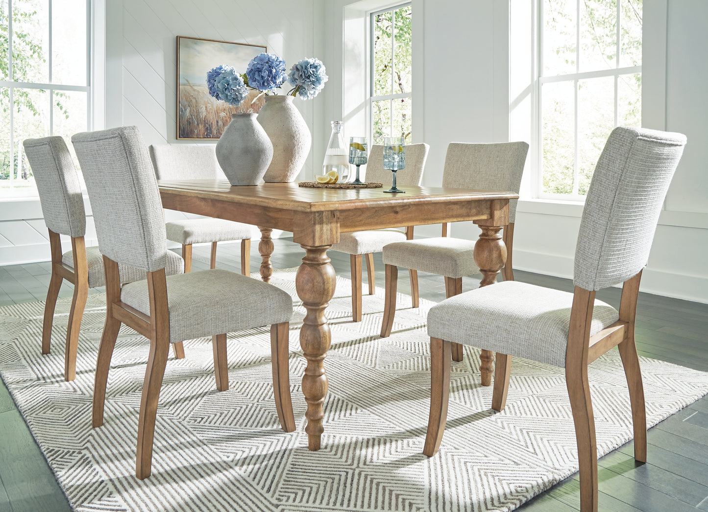 Mesa de comedor Rybergston y 6 sillas