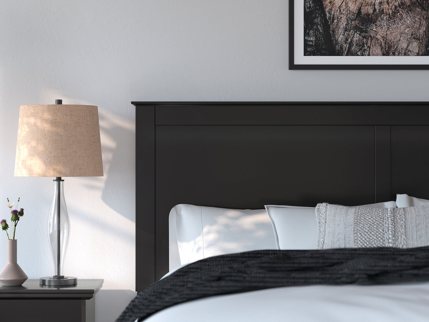 Ashley Express - Cama con paneles Maribel