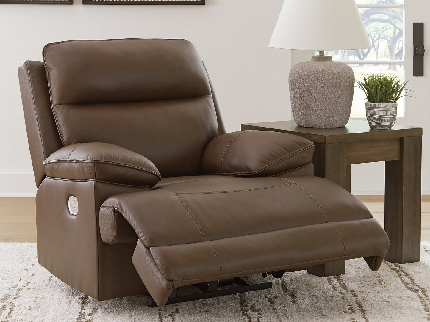 Sillón reclinable eléctrico VonRyan con reposacabezas ajustable