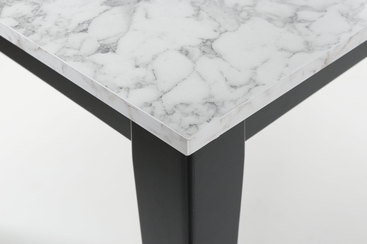 Mesa de comedor Jettaya y 4 sillas
