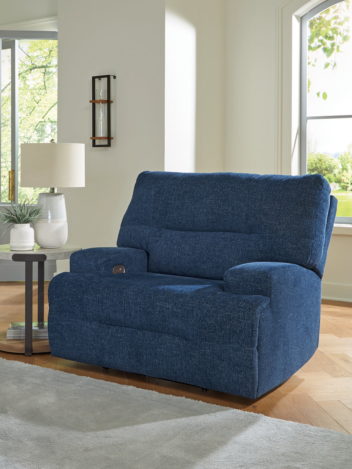 Sillón reclinable eléctrico con asiento ancho Acklen Place