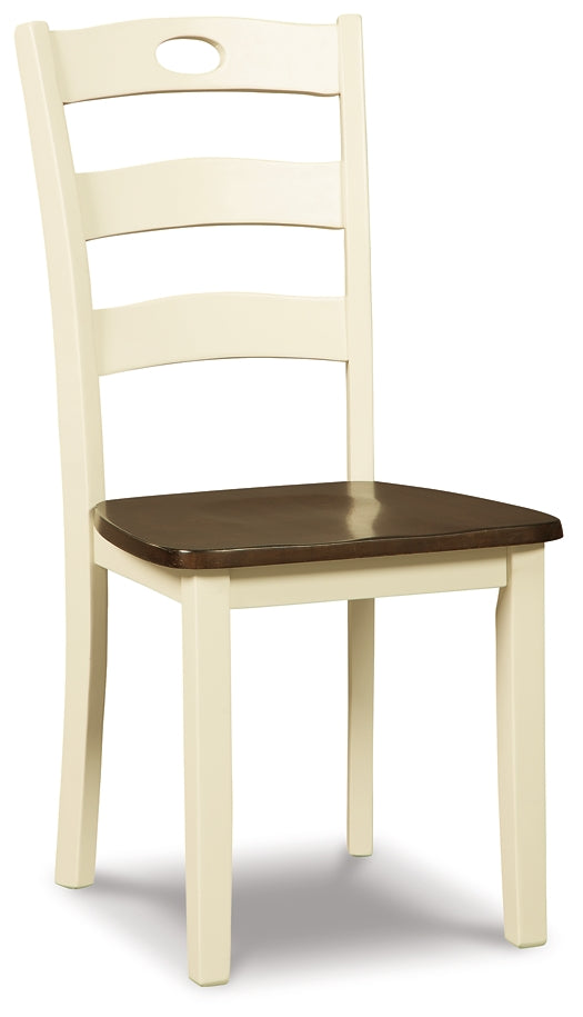 Ashley Express - Mesa de comedor Woodanville y dos sillas